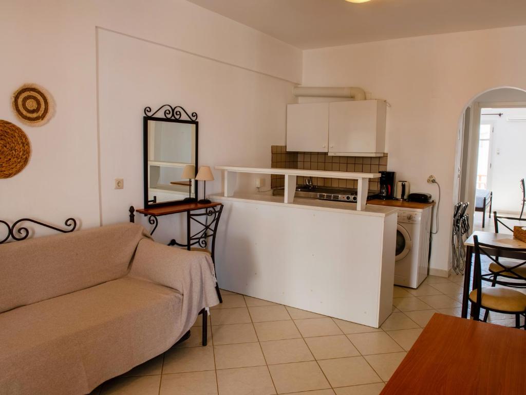 Dafnis Koufonisia - 15