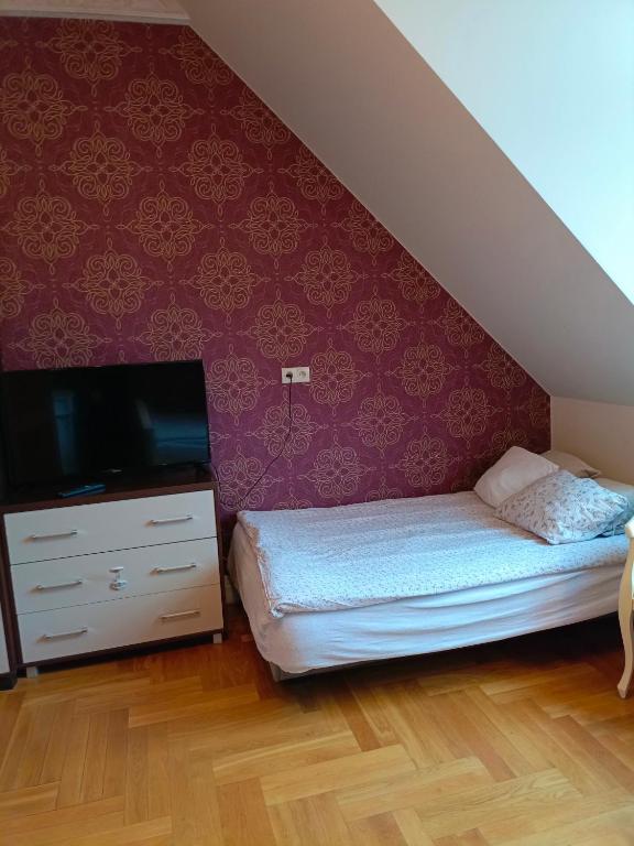 DWÓR POD RÓŻAMI - Triple Chambre Avec Vue Sur Le Jardin