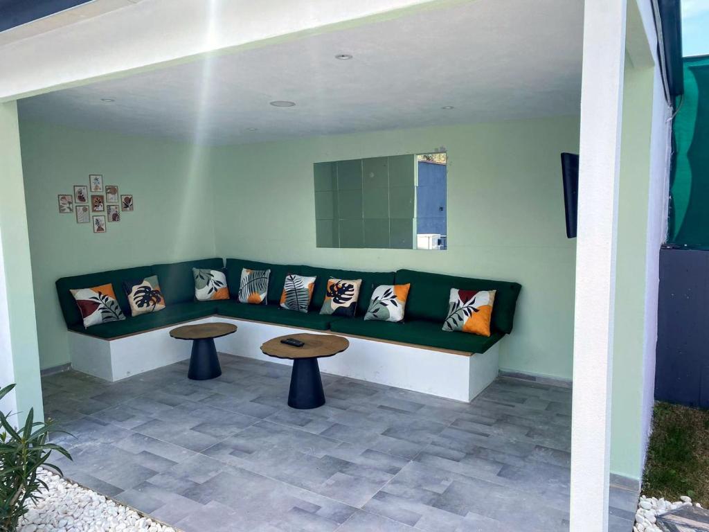 Posezení v ubytování Paddys Villa