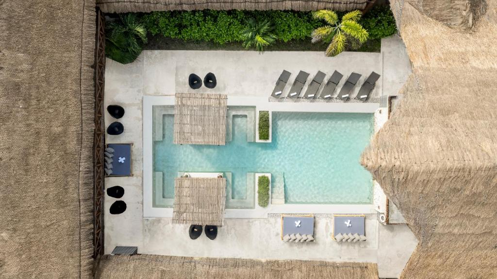 Bazén v ubytování Areia Playa del Carmen - Beach Front Hotel nebo v jeho okolí
