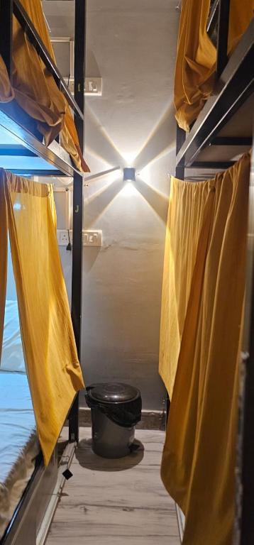 Fotografie z fotogalerie ubytování Myestay AC hostel Dorm v destinaci Váránasí