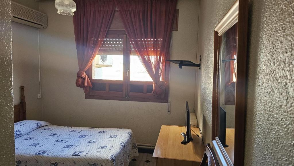 Hotel Restaurante EL PATAS - Double Room With Private Bathroom