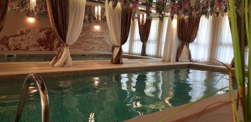 Bazén v ubytování Private Apartment Grand Resort 11 nebo v jeho okolí