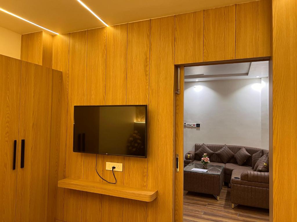 TV a/nebo společenská místnost v ubytování Hotel JK palace