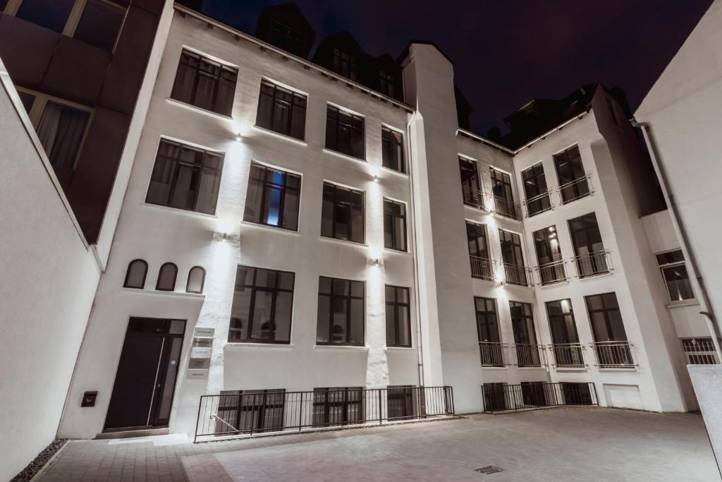 OLD PRINTING HOUSE - Modern I City I 2 Min HBF I E-Ladesäule - Resim 11