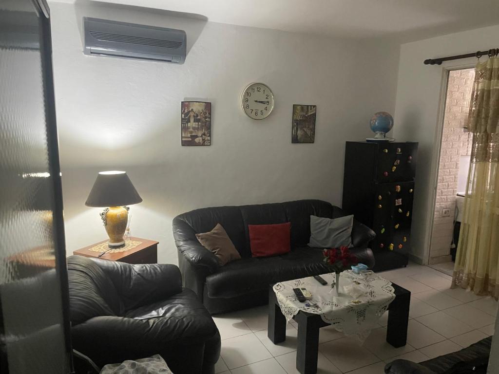 Posezení v ubytování Cozzy Cottage, in center of Tirana