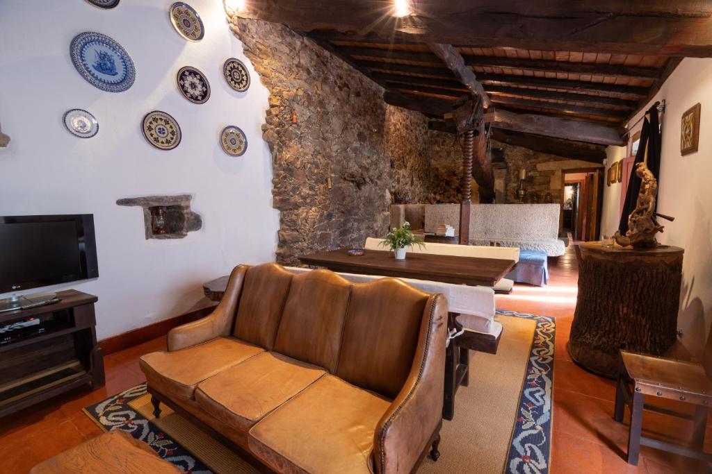 TV a/nebo společenská místnost v ubytování Casa De Anquiao - Turismo de Habitação