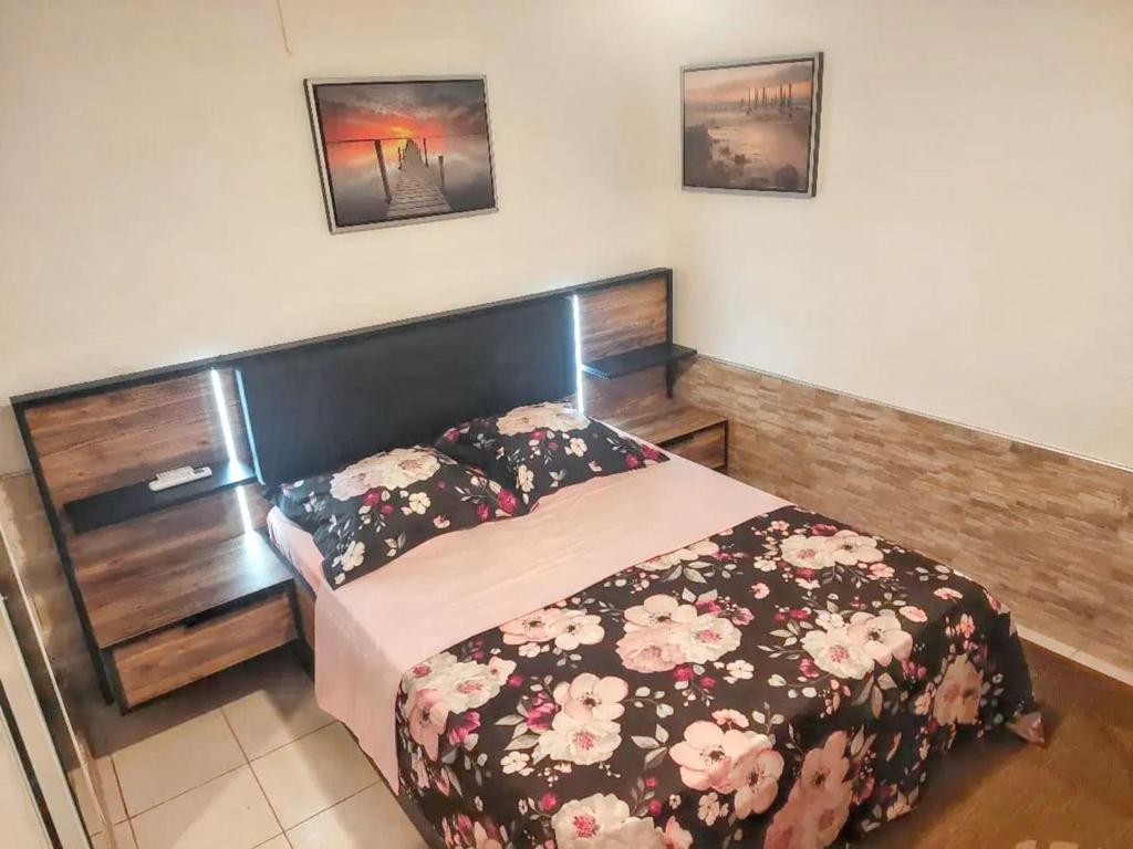 Postel nebo postele na pokoji v ubytování Appartement charmant à Sainte-Luce avec vue sur la montagne