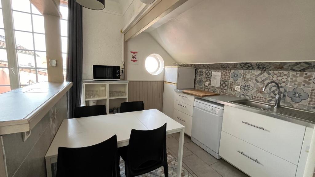 Villa Liberté - Apartamento De Dos Dormitorios - 1.er Piso
