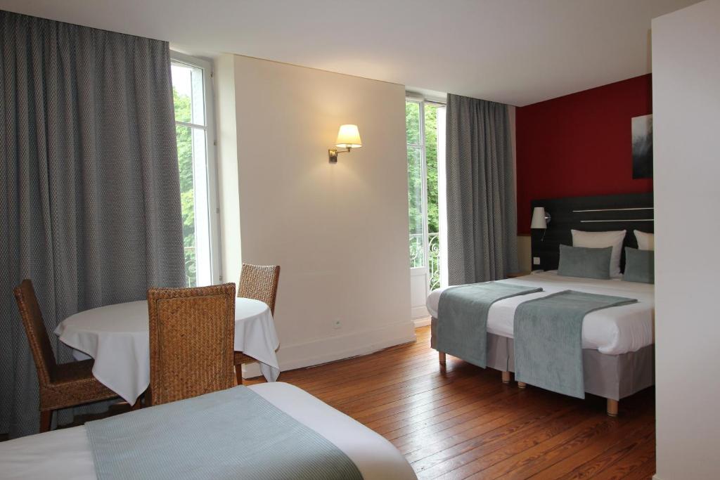 HOTEL CERISE - LES SOURCES Luxeuil-les-Bains - Studio 3 Personen Met Kitchenette
