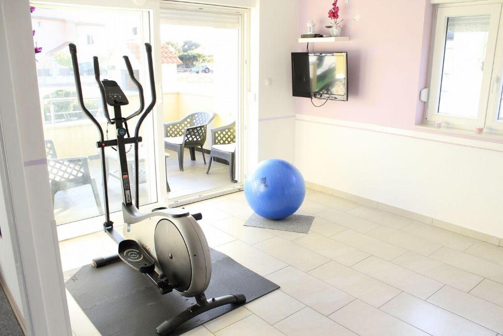 Posilňovňa alebo fitness centrum v ubytovaní House JP