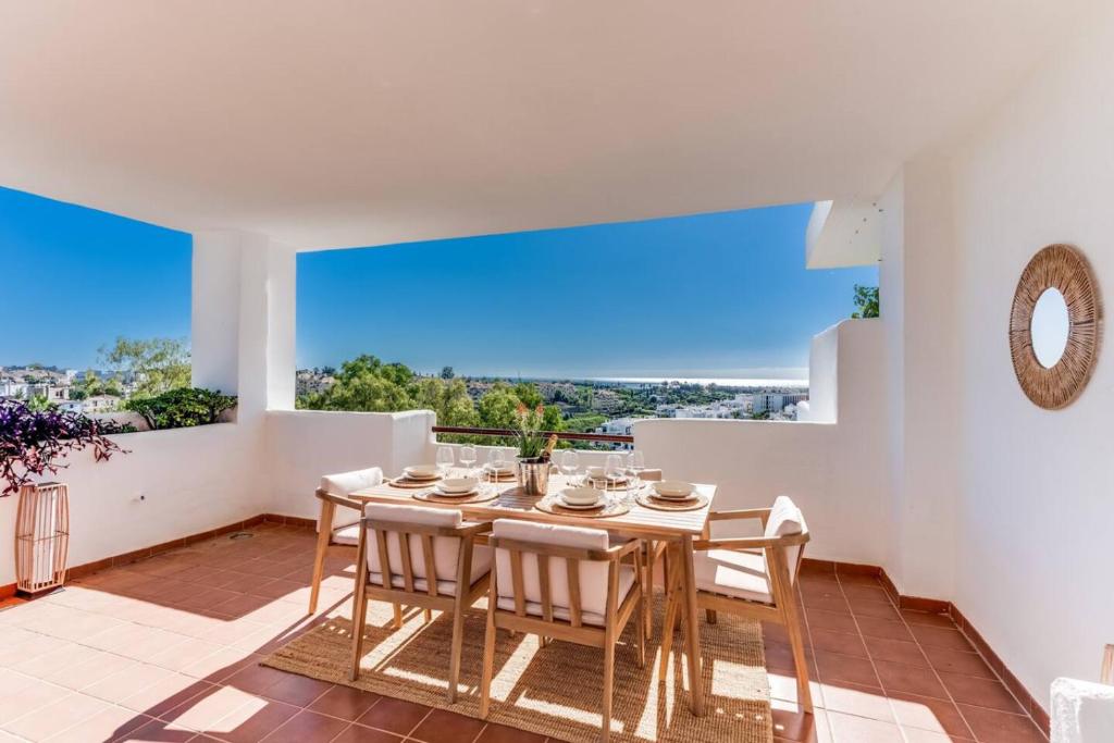 Beautiful Casita Near Lunymar Golf Course with Stunning Views
