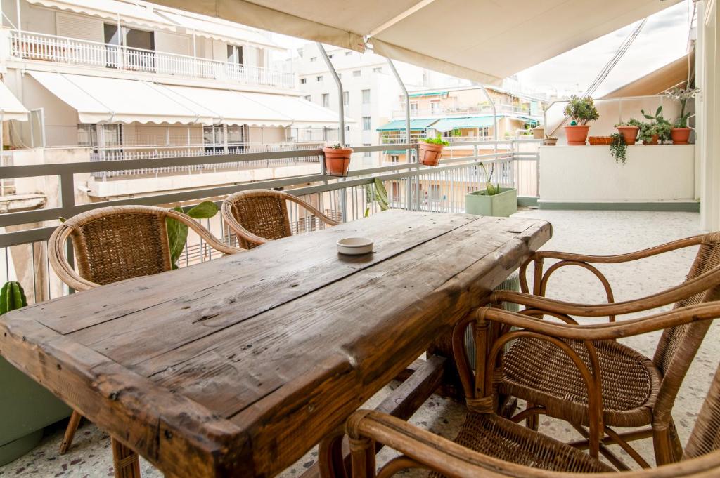 Stylish 2-Bedroom Apartment with Big Terrace in Athens