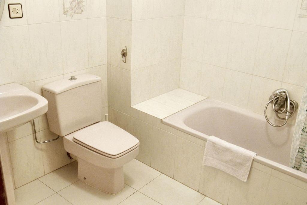 Kúpeľňa v ubytovaní Warm House in Baños de Valdearados, Farm Close to Town