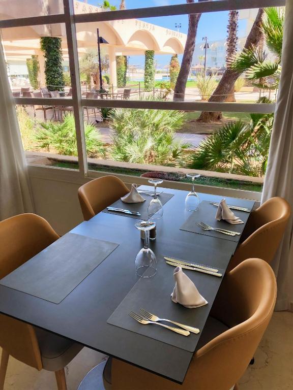 Restaurace v ubytování Eix Platja Daurada Hotel & SPA