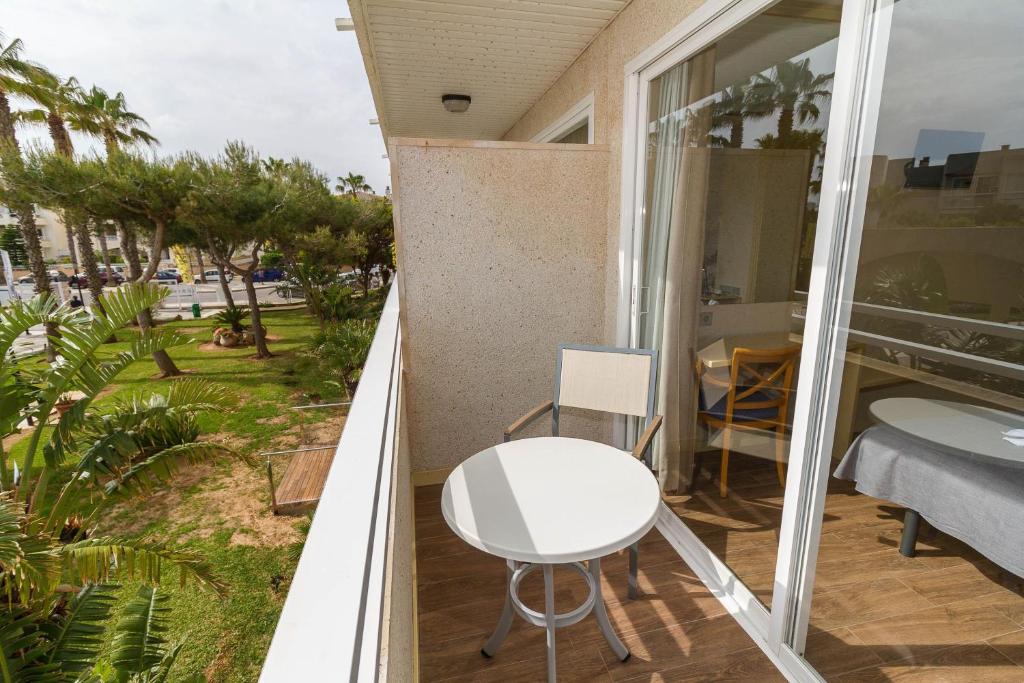 Balkón nebo terasa v ubytování Eix Platja Daurada Hotel & SPA