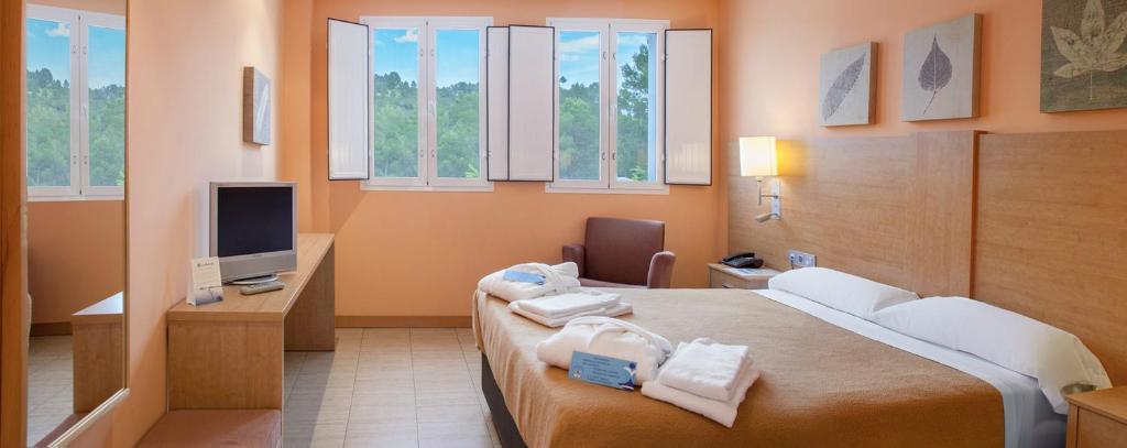 Balneario de Cofrentes - Chambre Double (3 Adultes + 1 Enfant)