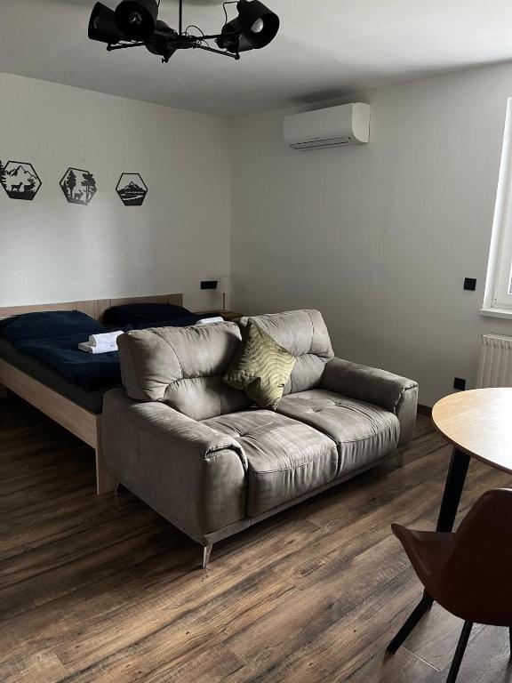 Posezení v ubytování IQ Apartments