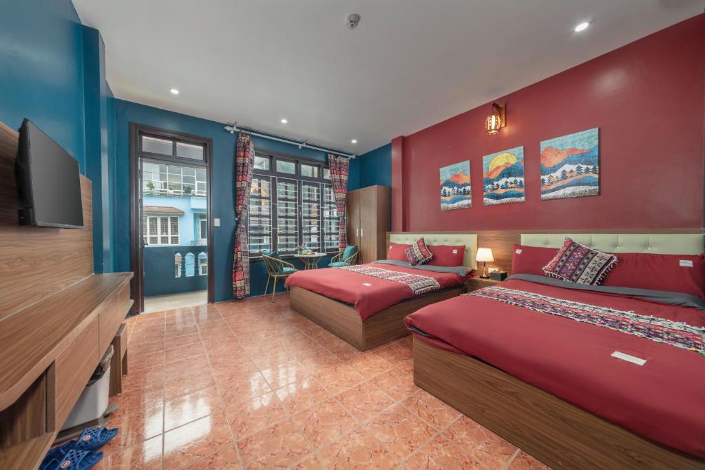 Giường trong phòng chung tại Little View Homestay