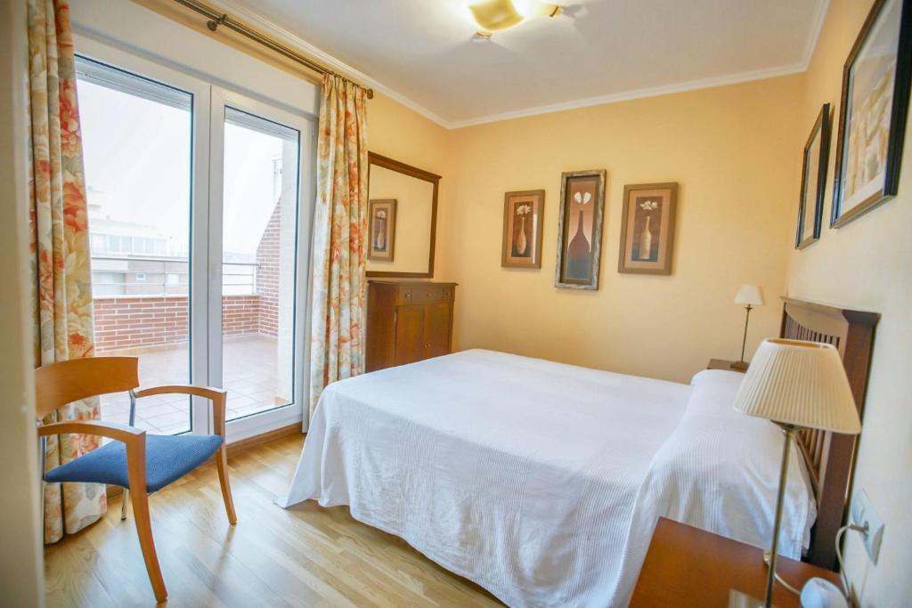 Posteľ alebo postele v izbe v ubytovaní Modern apartment in Roquetas de Mar with sea view