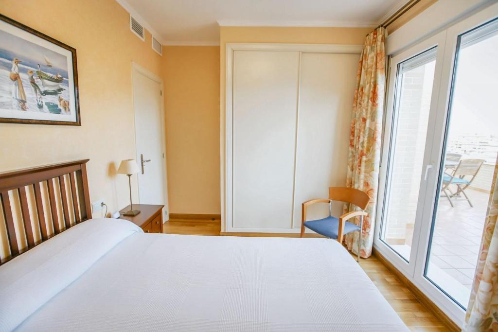 Posteľ alebo postele v izbe v ubytovaní Modern apartment in Roquetas de Mar with sea view