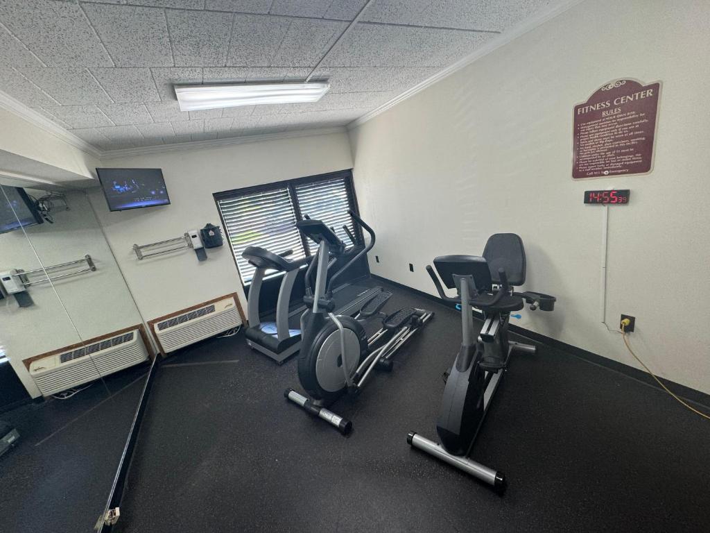 Fitness centrum a/nebo fitness zařízení v ubytování Ramada by Wyndham Newark/Wilmington