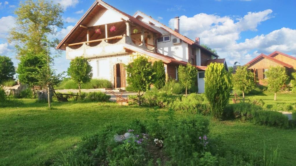 Fotografia z galérie ubytovania Charming Mountain View Apartment in Rakovica - 57 sqm v Rakovici