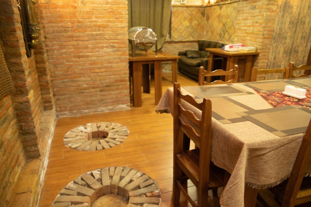 Posezení v ubytování Tbilisi Stay Hotel