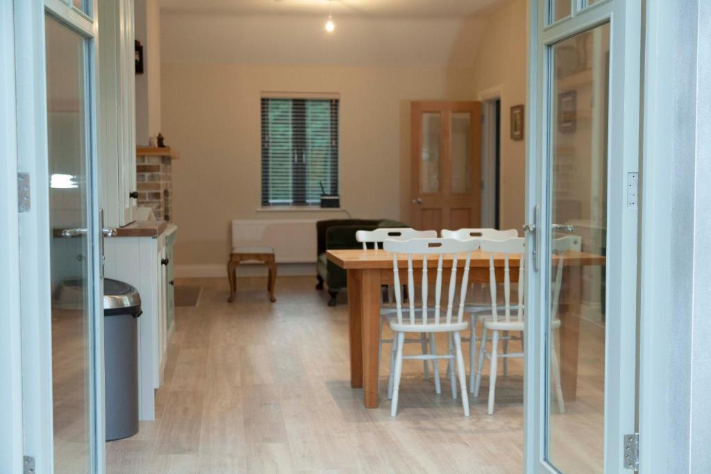 Fotografie z fotogalerie ubytování Lavender Cottage - 2 Bedroom Home v destinaci Newbridge