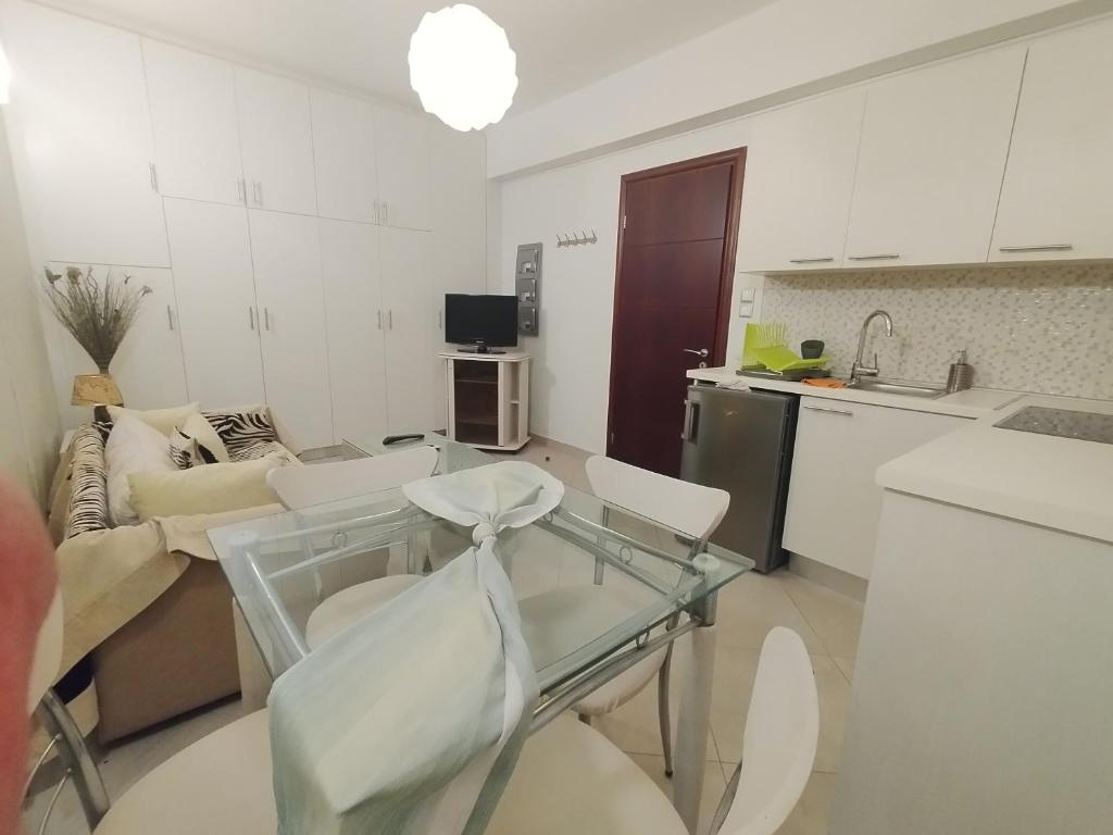 Η κουζίνα ή μικρή κουζίνα στο Nikis House