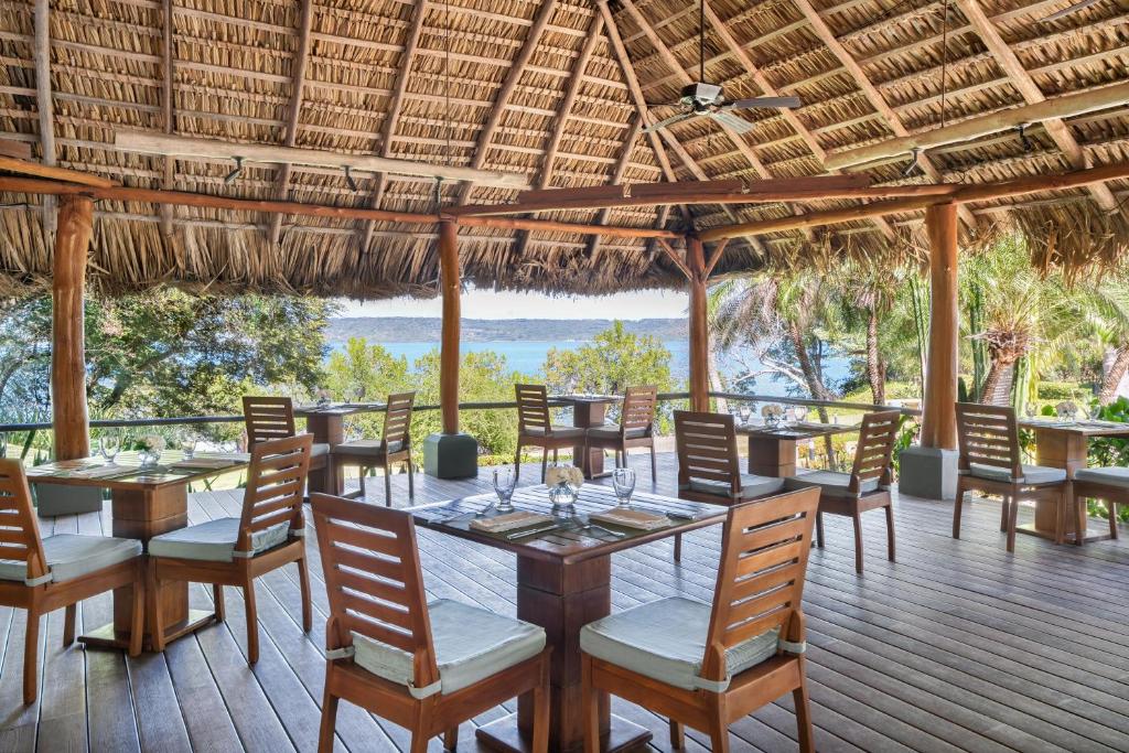 Restoran või mõni muu söögikoht majutusasutuses Secrets Papagayo All Inclusive - Adults Only