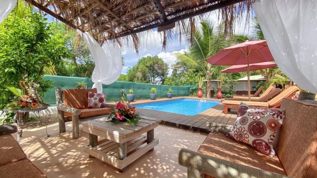 Hồ bơi trong/gần Charming house in Albion + enclosed garden and shared pool