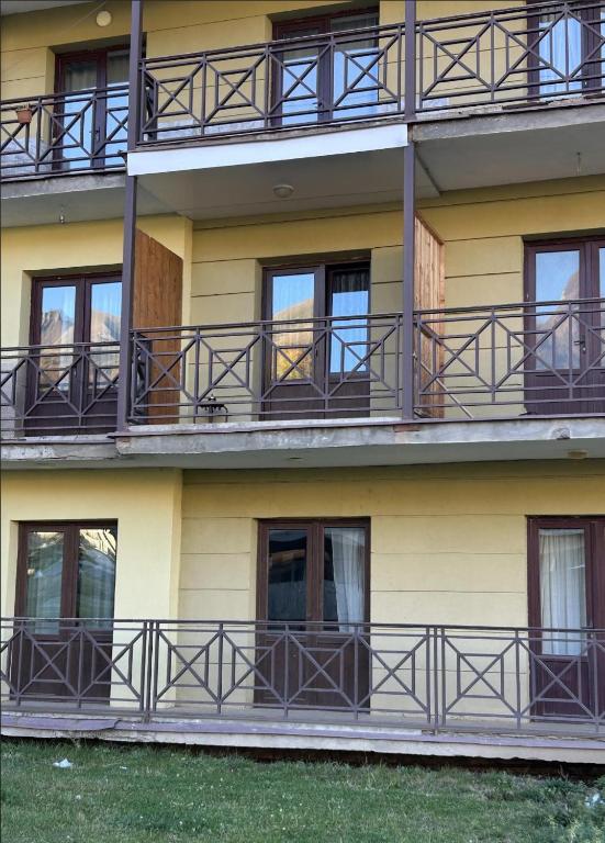 Balkón nebo terasa v ubytování Hotel Meskheti Bakuriani