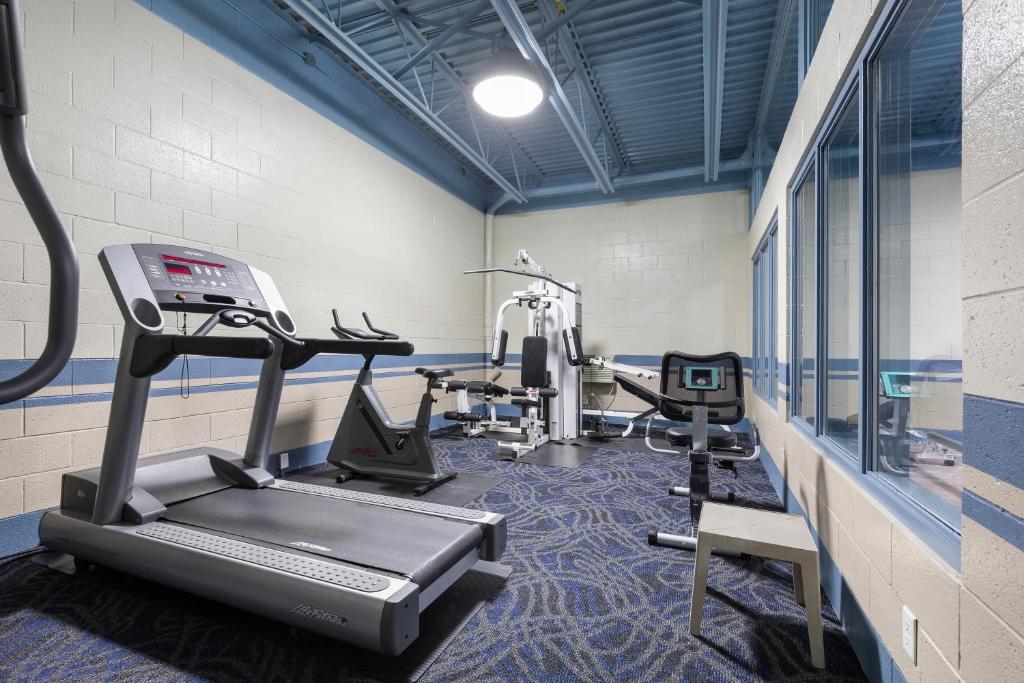Fitness centrum a/nebo fitness zařízení v ubytování Glenwood Inn & Suites