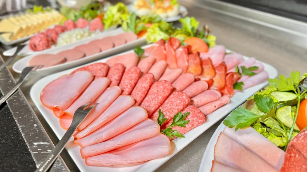 ホテルの敷地内または近くでの食事または食べ物