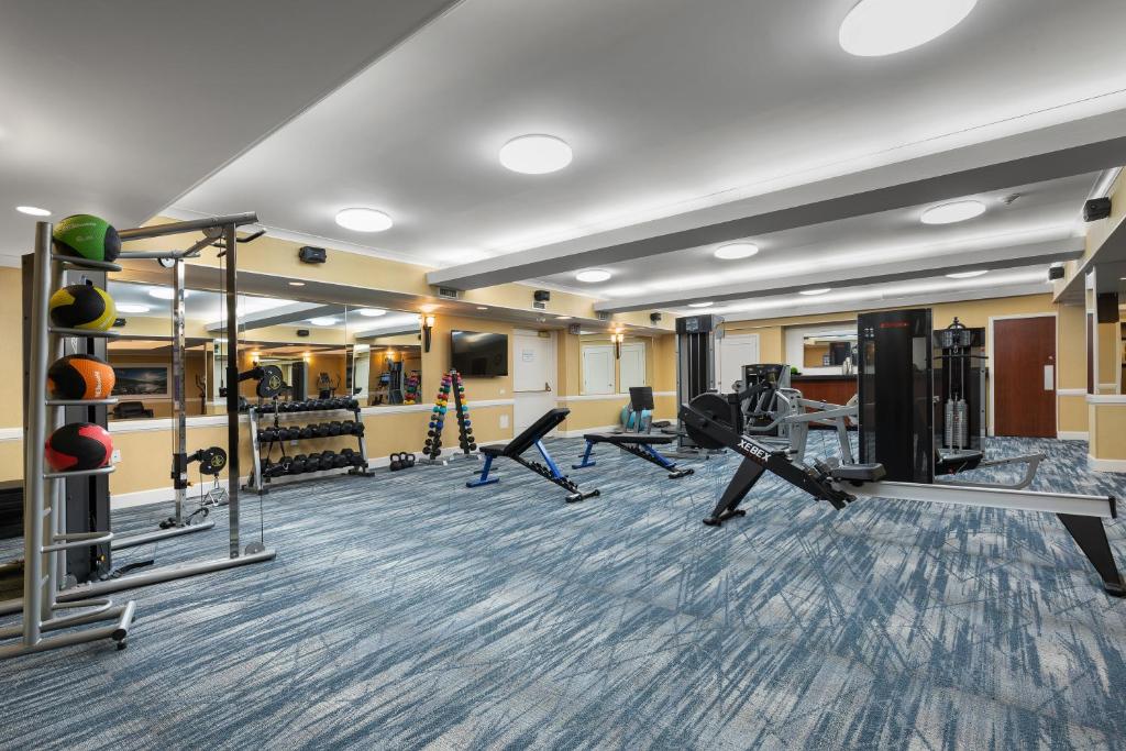 Fitness centrum a/nebo fitness zařízení v ubytování Best Western Plus Columbia River Hotel