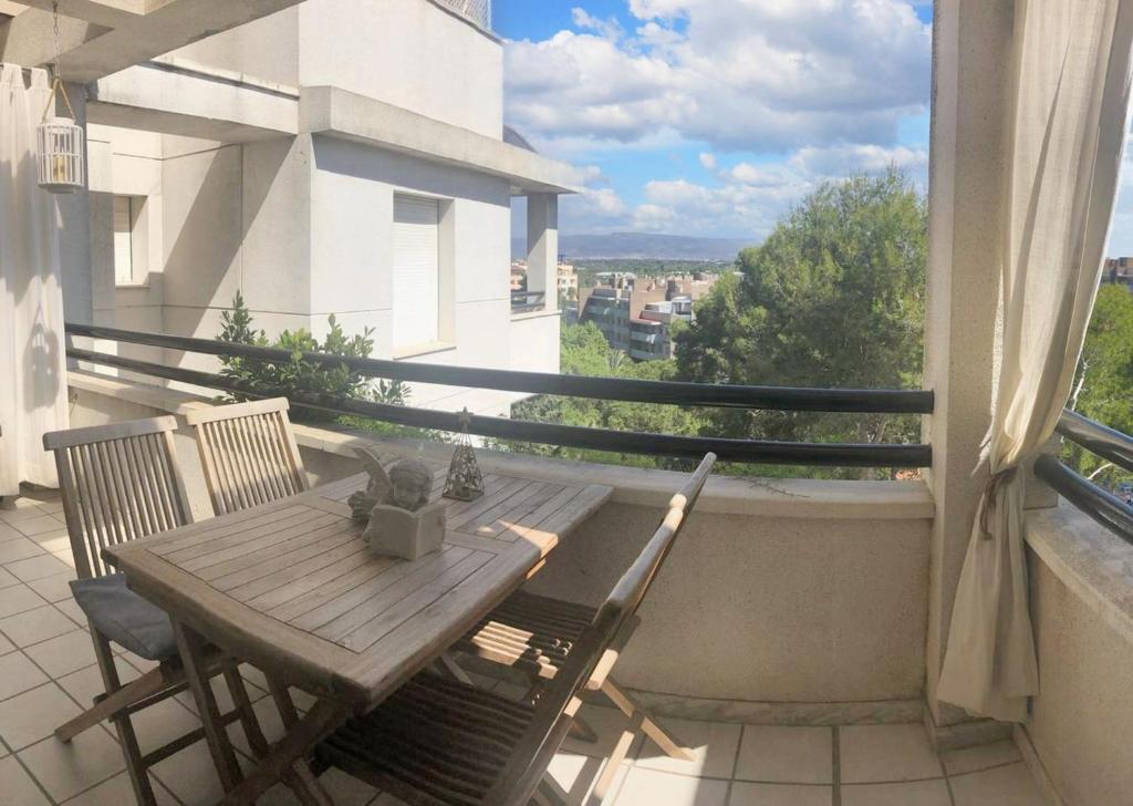 Balkón alebo terasa v ubytovaní Comfortable apartment in Salou with shared pool - 52 m²