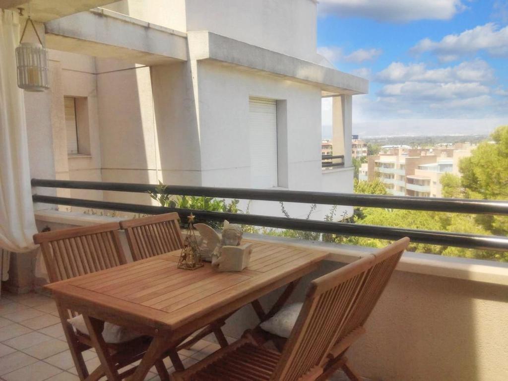 Balkón alebo terasa v ubytovaní Comfortable apartment in Salou with shared pool - 52 m²