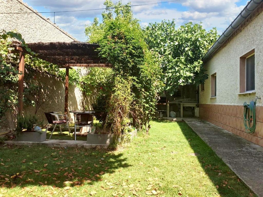 Zahrada ubytování Charming House in Rada with Fenced Garden