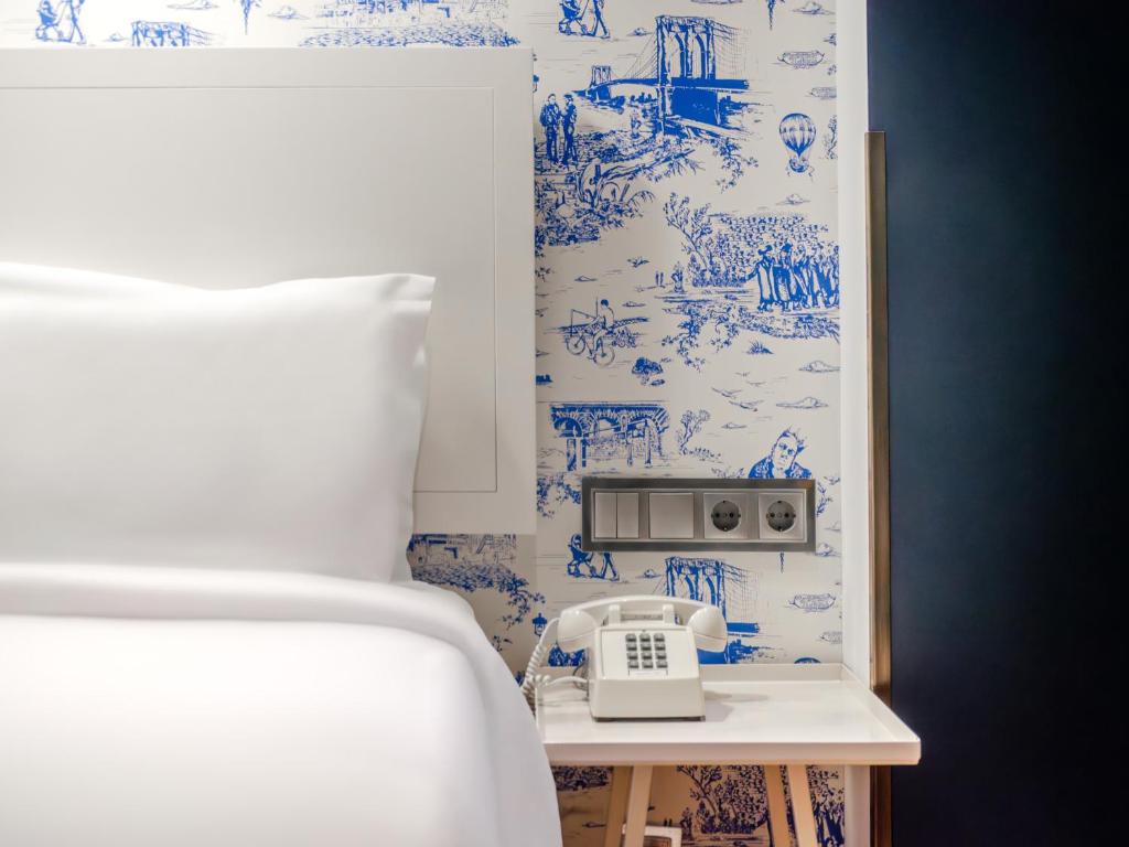 Browns Central Hotel - Resim 11