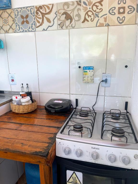 Kuchyň nebo kuchyňský kout v ubytování Suites Casa Azul-Vila do Abraão- conforto, limpeza, ótima localização