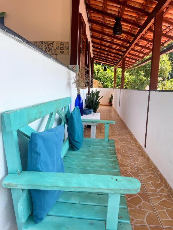 Posezení v ubytování Suites Casa Azul-Vila do Abraão- conforto, limpeza, ótima localização