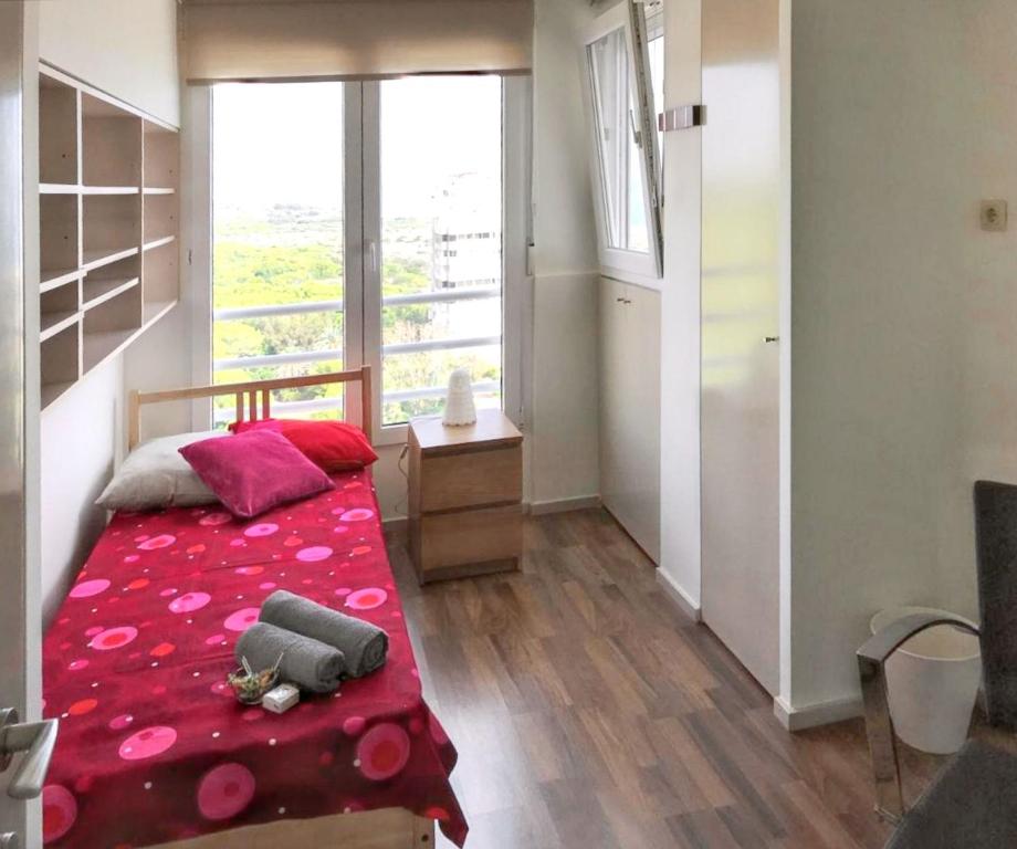 Posteľ alebo postele v izbe v ubytovaní Spacious Apartment in Valencia with Sea View - 160 sqm