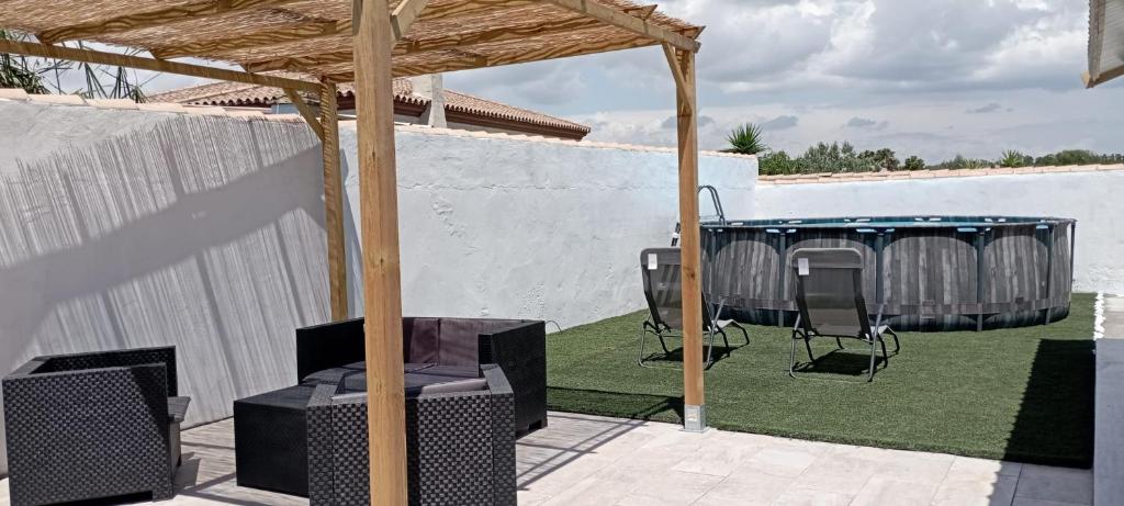 Zahrada ubytování Casa de madera muy acogedora en una zona tranquila