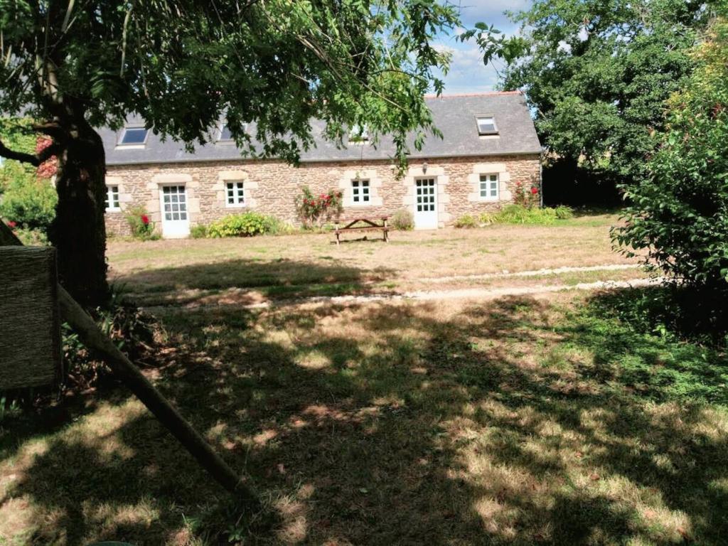 Vonkajšia záhrada v ubytovaní Maison familiale avec jardin - Plougonvelin
