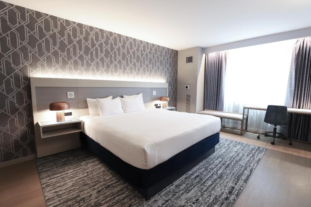 Radisson Plaza Hotel at Kalamazoo Center - 