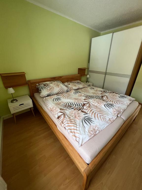Postel nebo postele na pokoji v ubytování Eisenerz Alpine Apartement RoSy