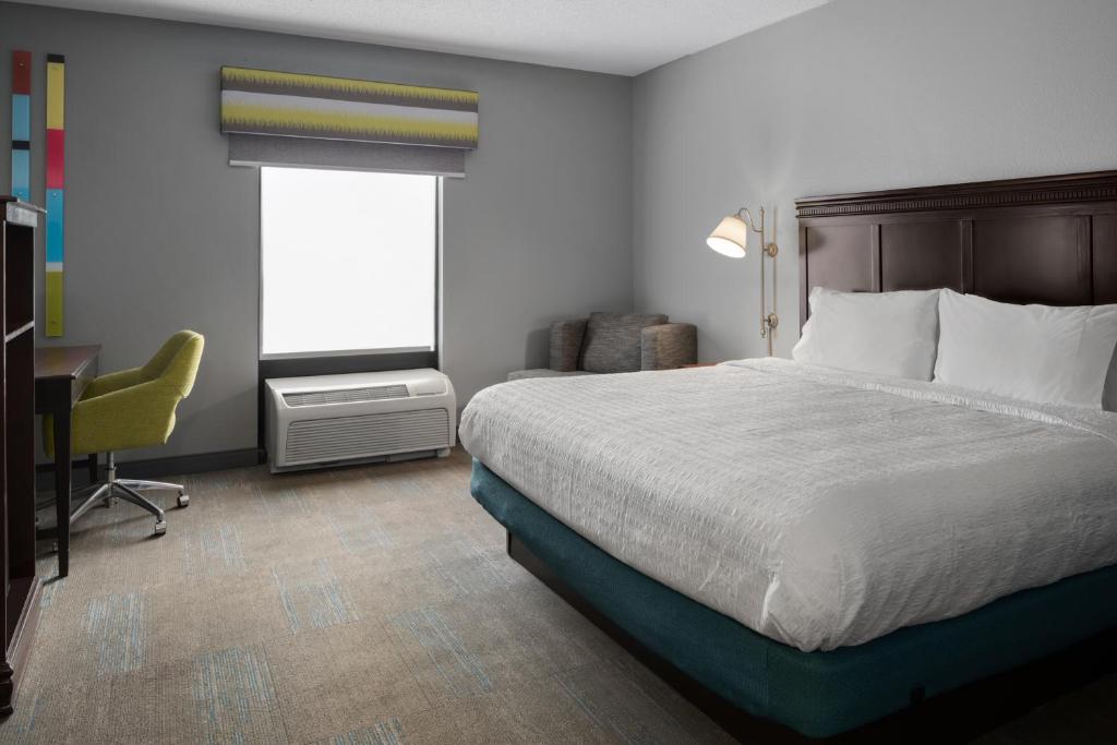 Postel nebo postele na pokoji v ubytování Hampton Inn Rochester - Irondequoit