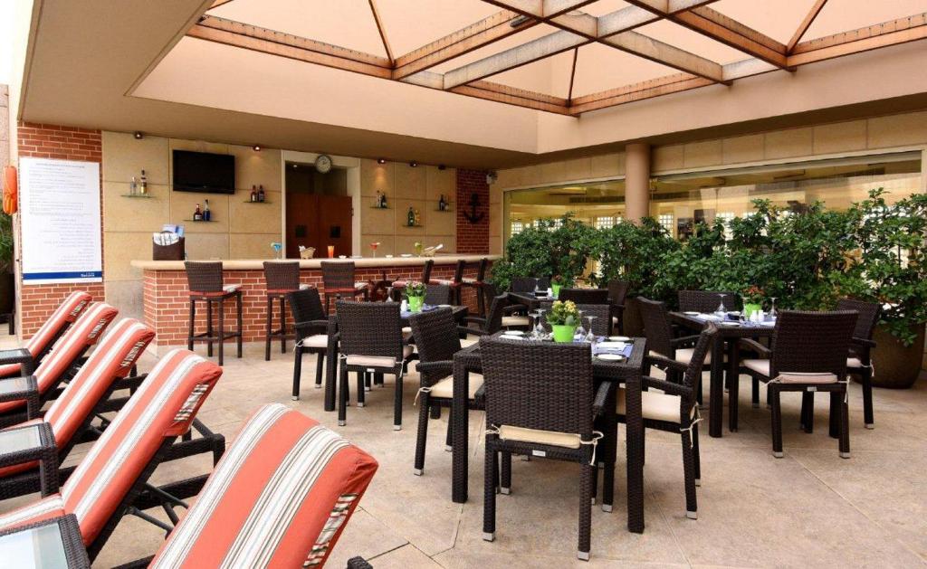 Restaurace v ubytování Gefinor Rotana – Beirut