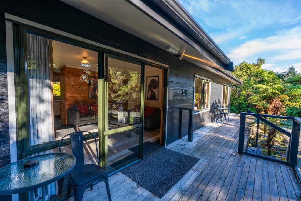 Balkón nebo terasa v ubytování Rainforest Retreat